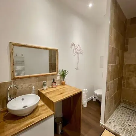 Nancy-Place, Colline, La Suite Jacuzzi, Cinema, Clim