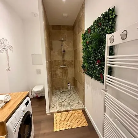 Nancy-Place, Colline, La Suite Jacuzzi, Cinema, Clim *