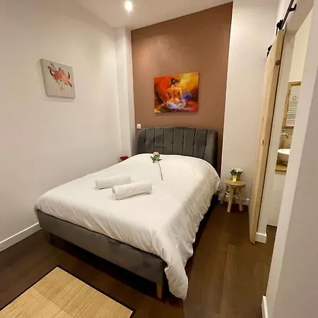 Nancy-Place, Colline, La Suite Jacuzzi, Cinema, Clim *