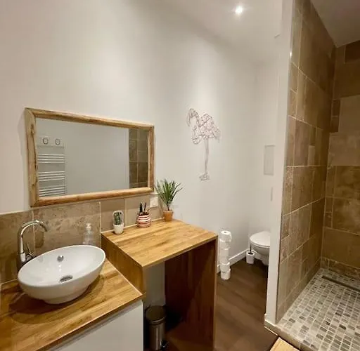 Colline, La Jacuzzi Cinema Prive